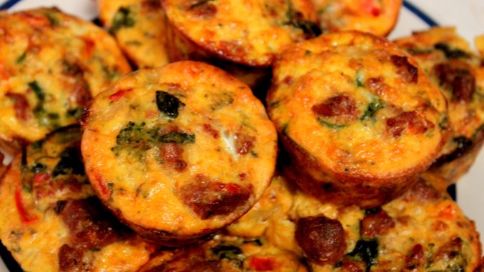 vucut-gelistirmeye-uygun-yumurta-ve-hindi-fumeli-muffin-tarifi